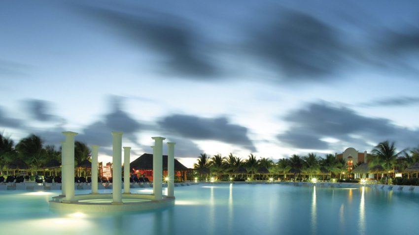Grand Palladium Riviera Maya complex resort