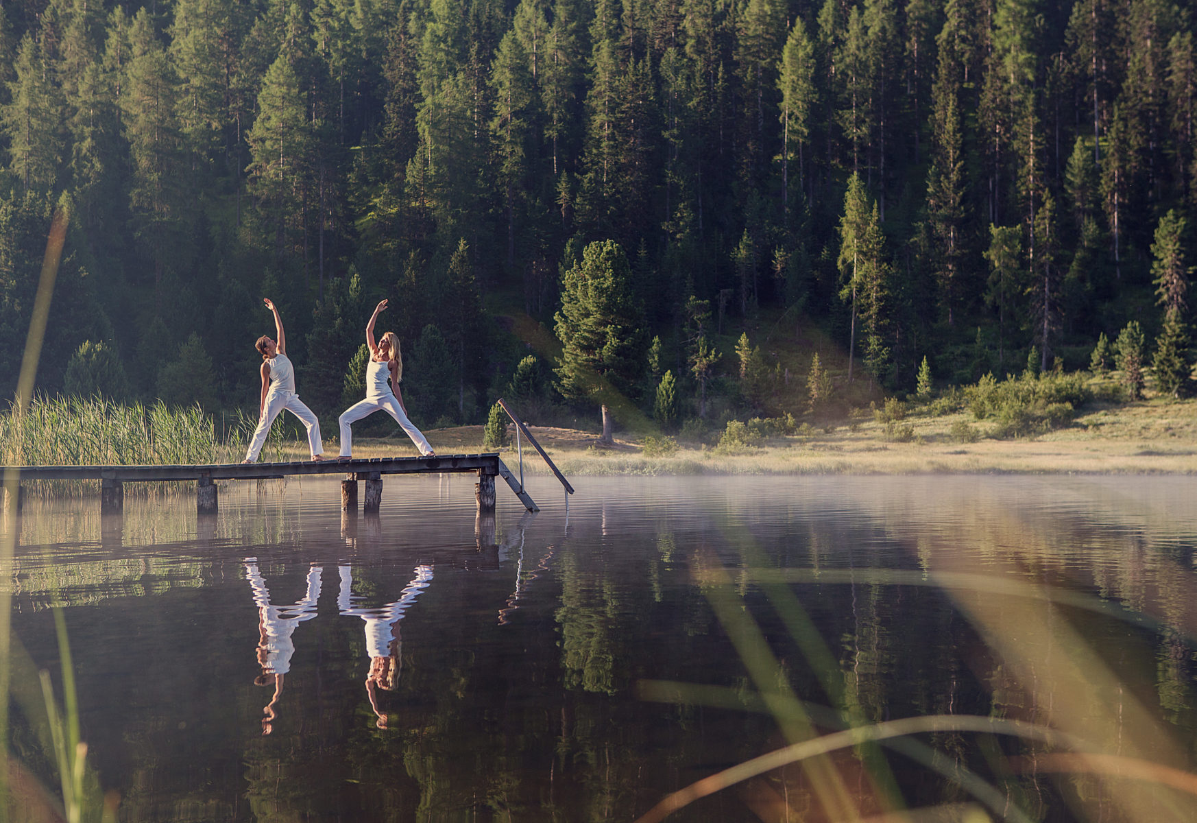 A St. Moritz si può anche praticare yoga in quota Foto di Filip Zuan