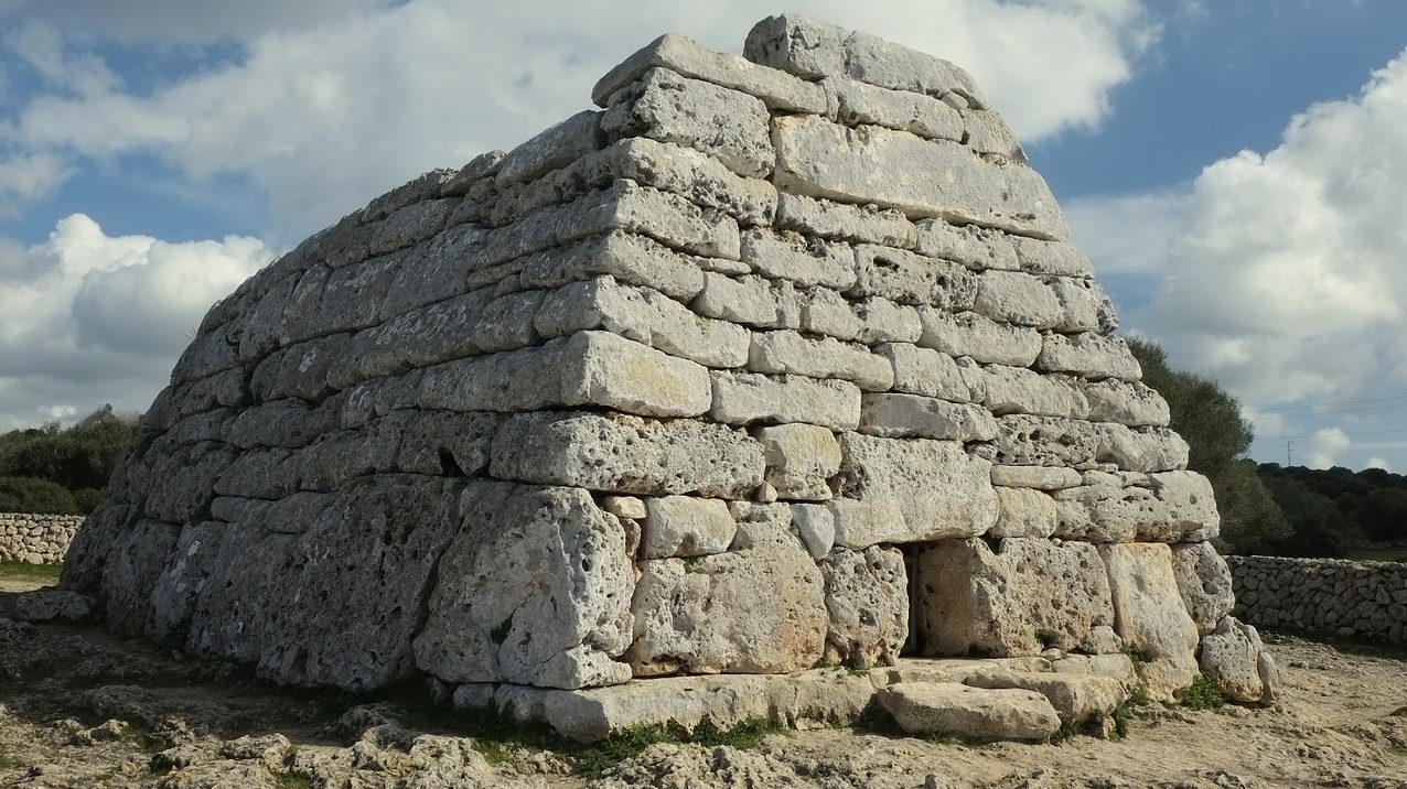 La Naveta d’es Tudons, uno reperto archeologico di Minorca