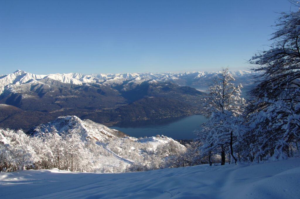 MOTTARONE_Lago Maggiore visto dall Alpe Corti