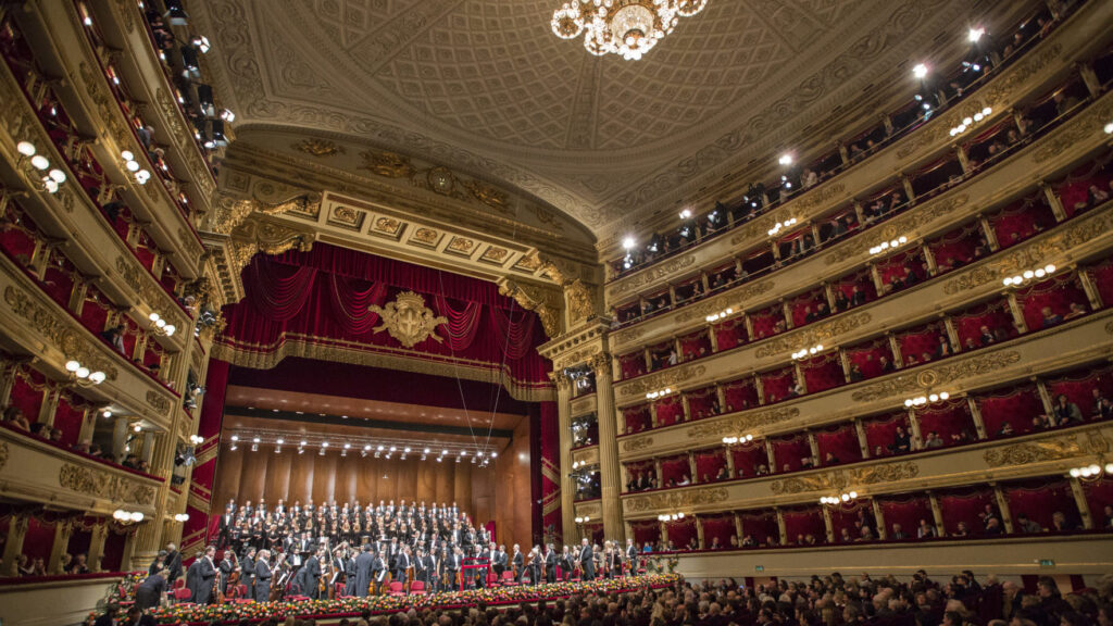 Orchestra e coro Teatro alla Scala (ph Brescia e Amisano)