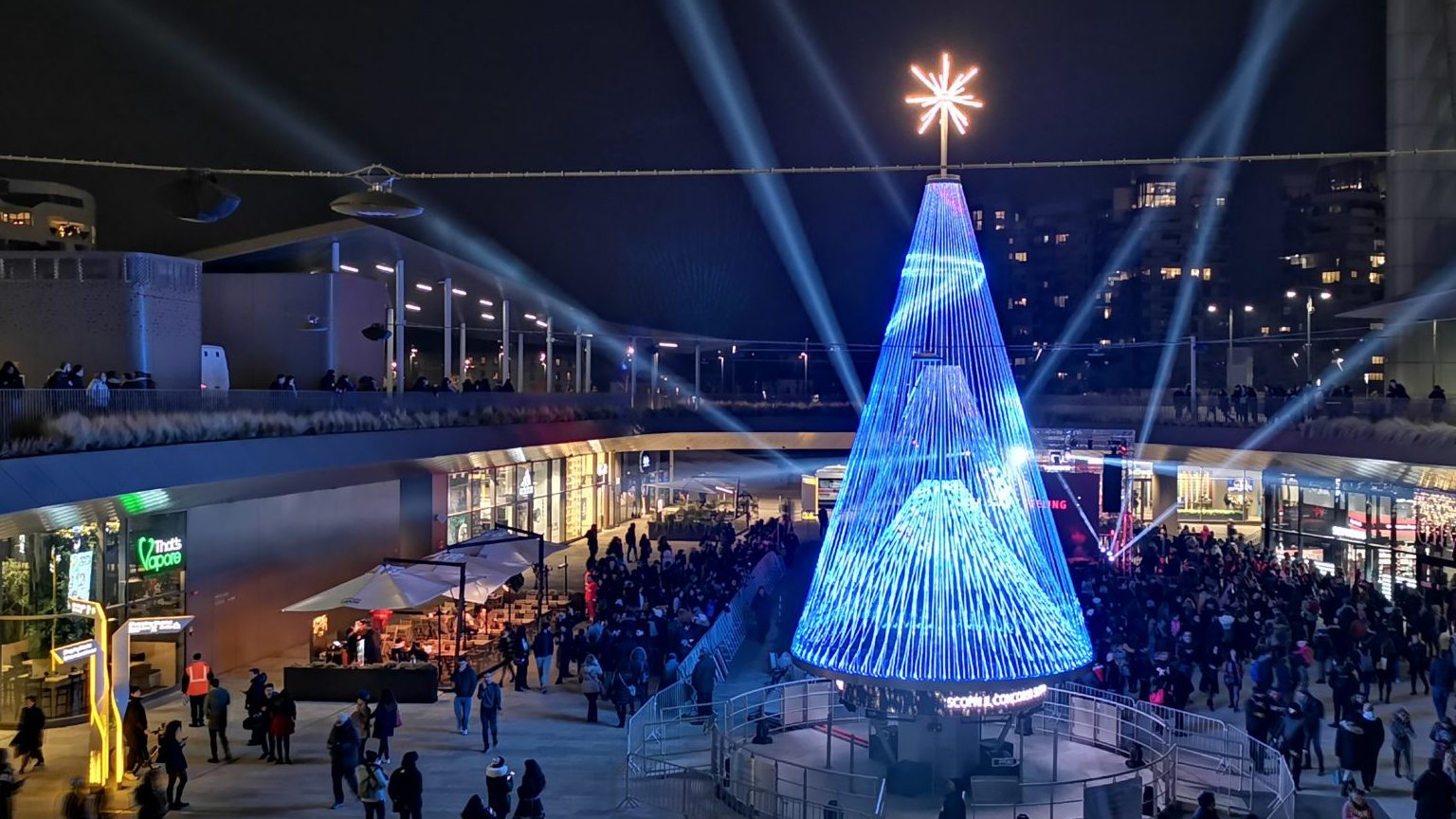 È a CityLife il primo albero di Natale dotato di Intelligenza Artificiale