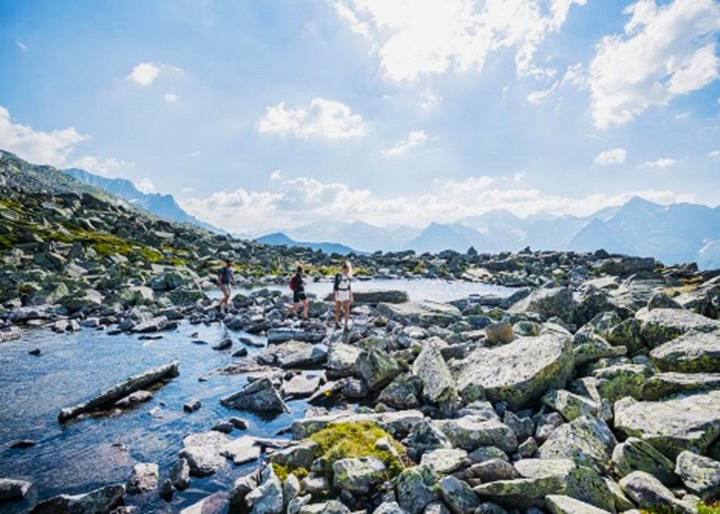 Lago alpino in Valle Aurina